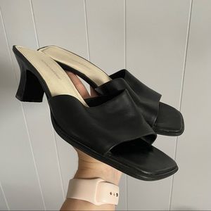 Naturalizer VTG Y2K 2000s black leather square toe kitten block heels   Size 8.5